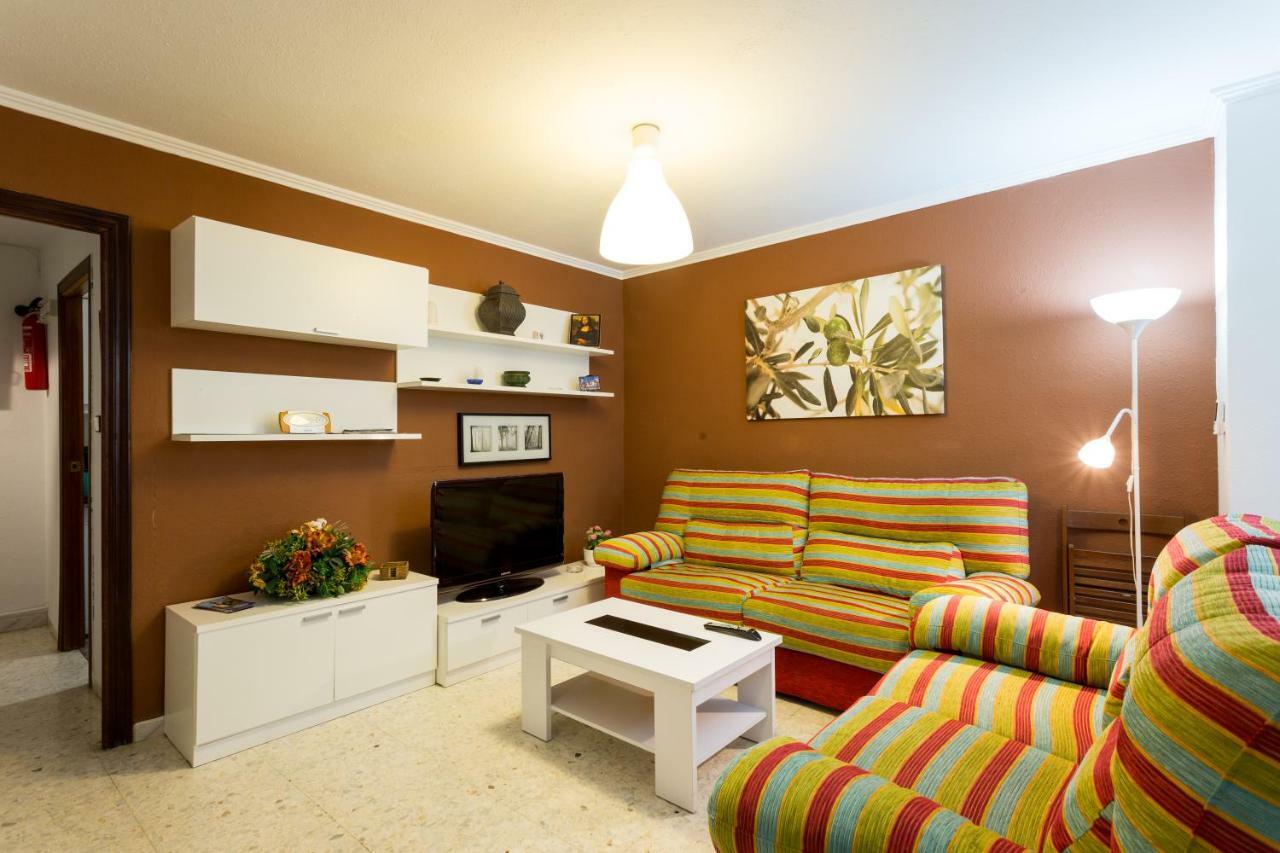 Holi-Rent Albareda Apartment Sevilla Bagian luar foto