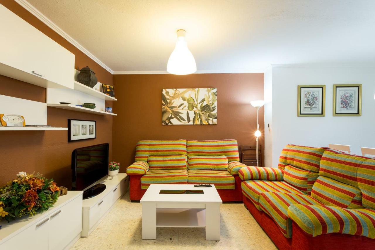 Holi-Rent Albareda Apartment Sevilla Bagian luar foto