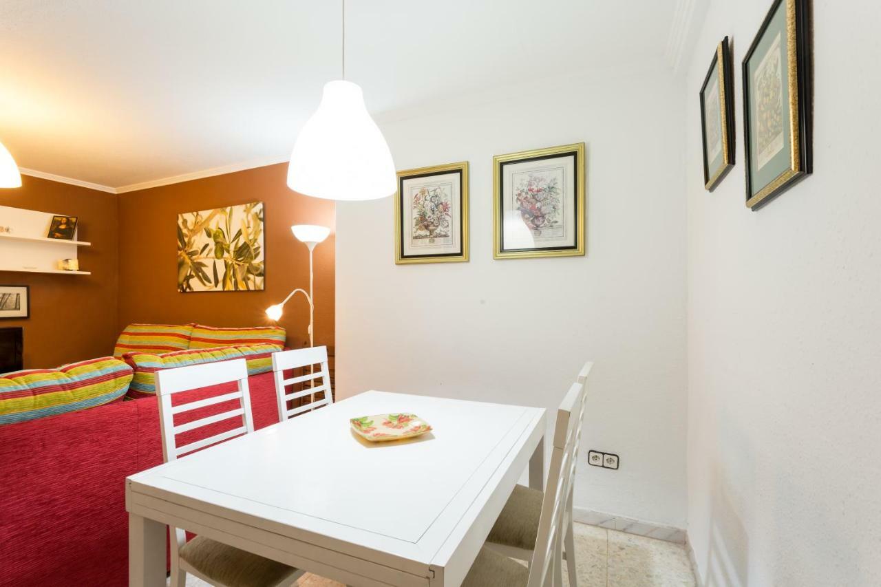 Holi-Rent Albareda Apartment Sevilla Bagian luar foto