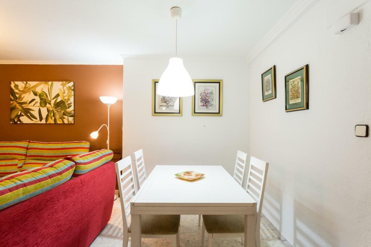 Holi-Rent Albareda Apartment Sevilla Bagian luar foto