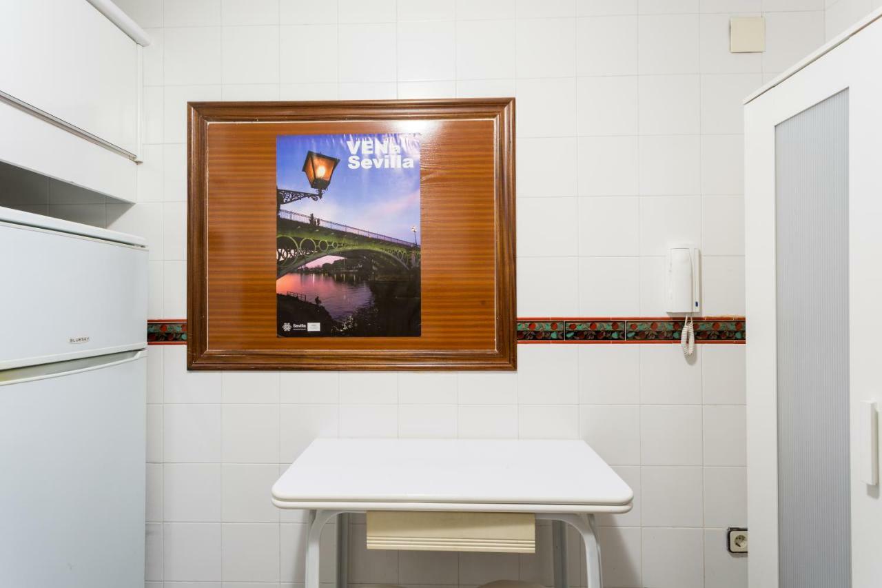 Holi-Rent Albareda Apartment Sevilla Bagian luar foto