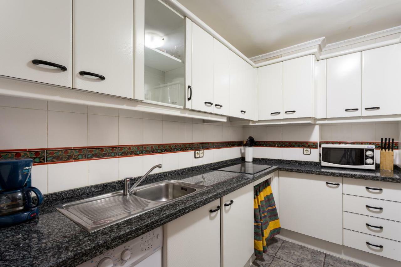 Holi-Rent Albareda Apartment Sevilla Bagian luar foto
