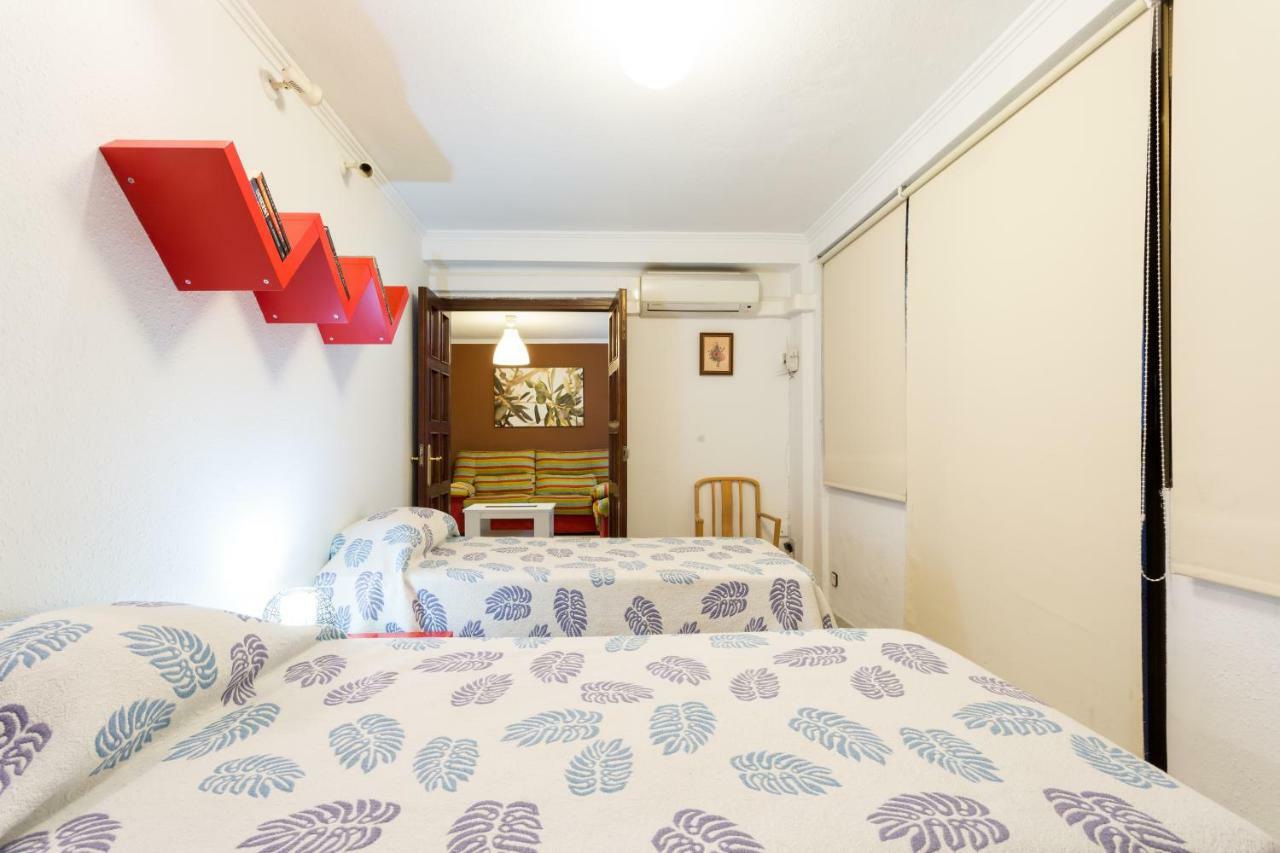 Holi-Rent Albareda Apartment Sevilla Bagian luar foto