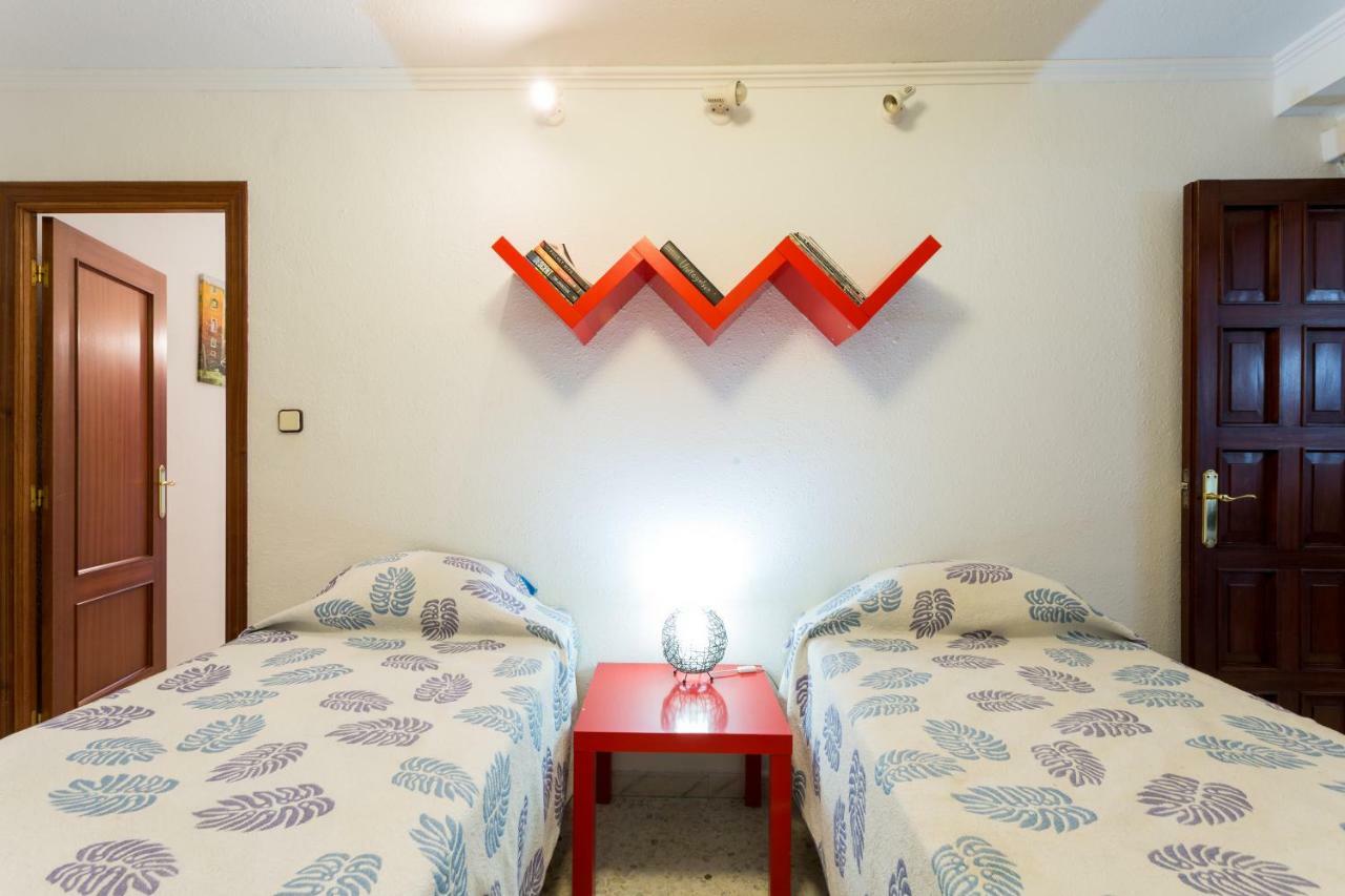 Holi-Rent Albareda Apartment Sevilla Bagian luar foto
