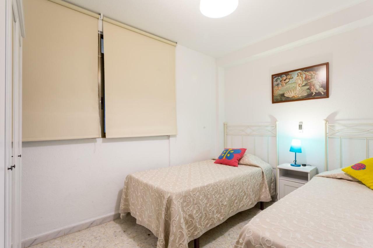 Holi-Rent Albareda Apartment Sevilla Bagian luar foto