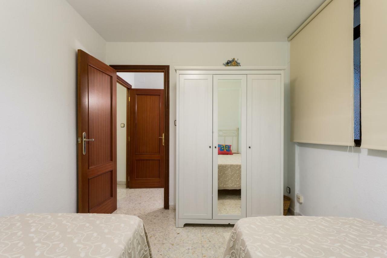 Holi-Rent Albareda Apartment Sevilla Bagian luar foto